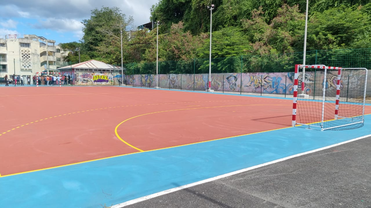     « 2h de sport supplémentaires » : quels collèges concernés en Guadeloupe et en Martinique ?


