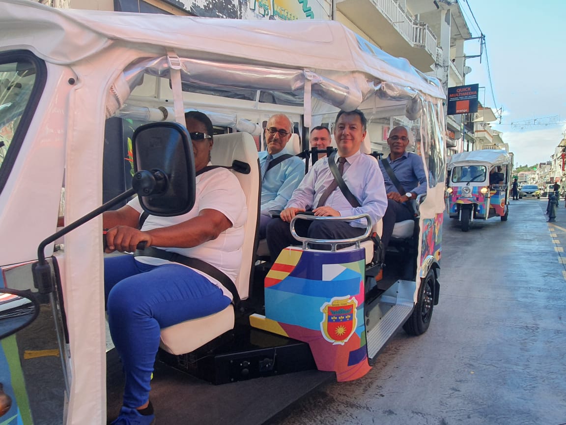     Eco-mobilité : 2 tuk-tuks pour la ville de Basse-Terre lauréate 

