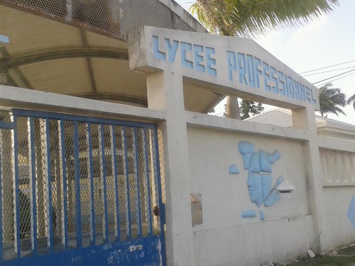     Deux collèges et un lycée vandalisés cette semaine à l’huile de vidange en Guadeloupe 

