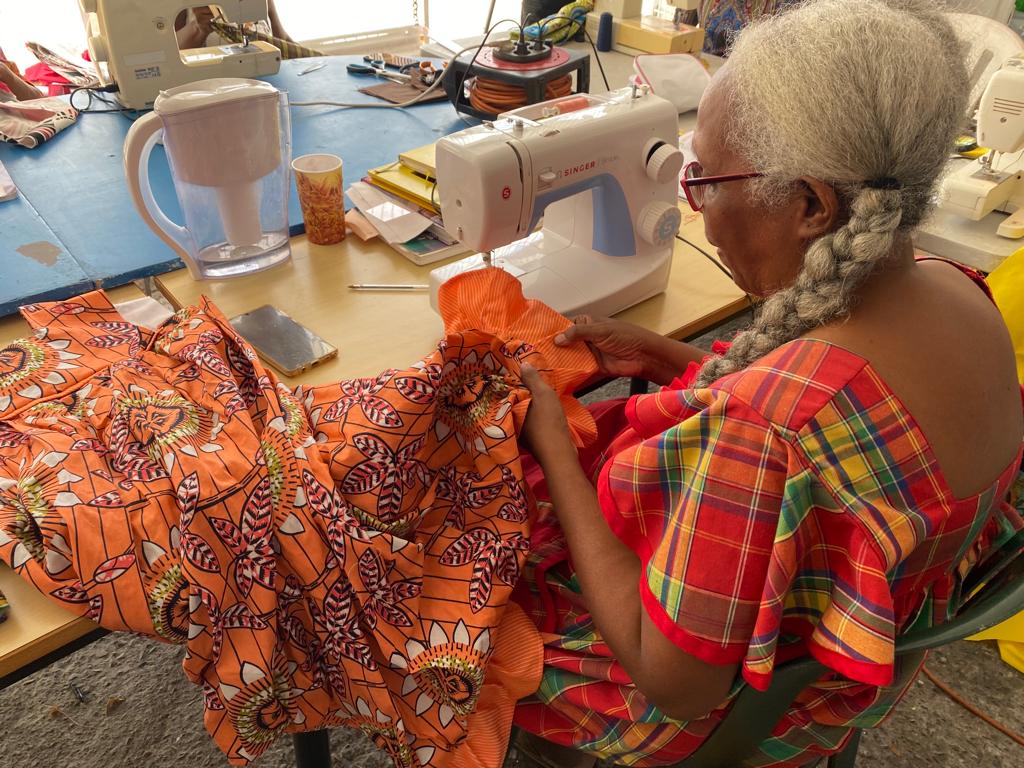     [IMAGES] Jala met la robe Gole à l’honneur lors d’un atelier couture 

