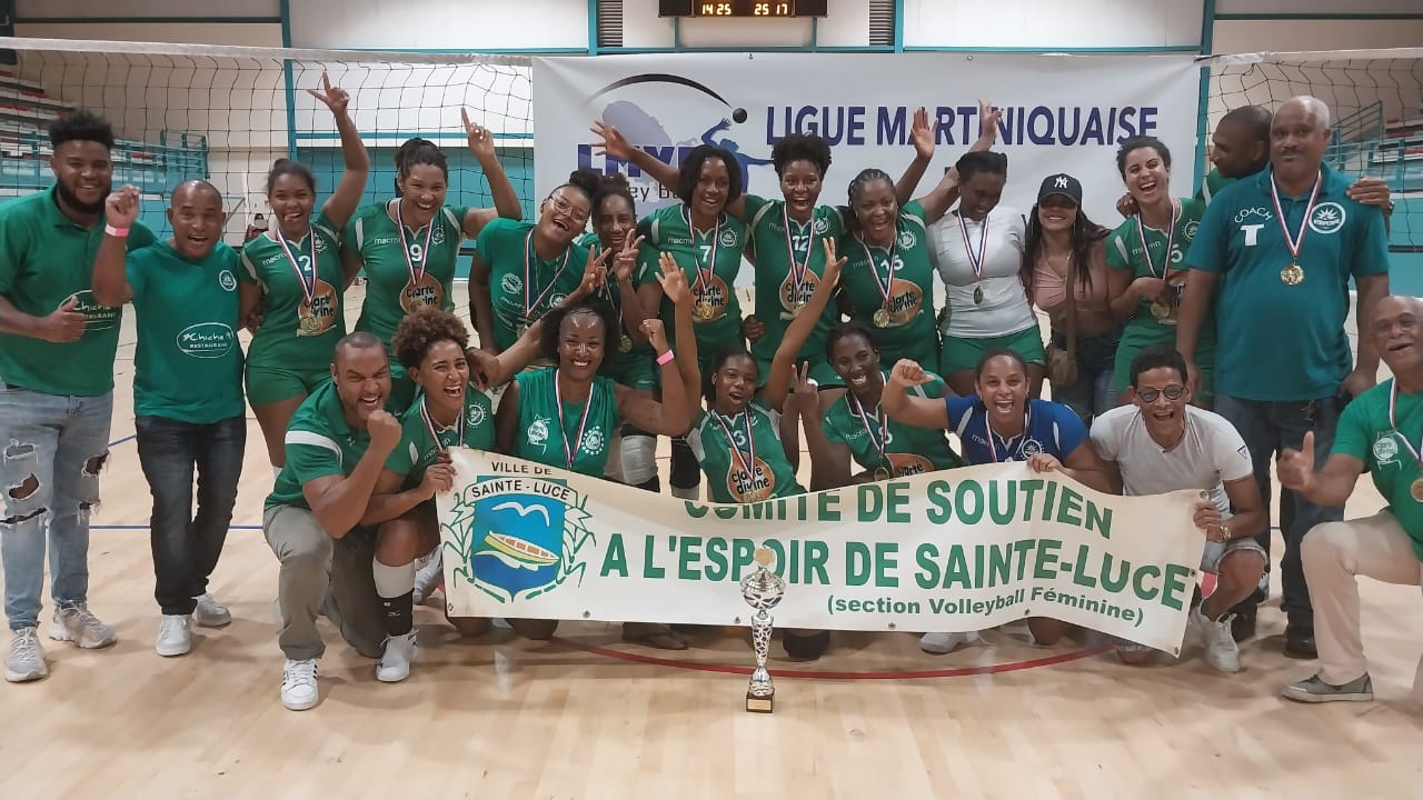    Volley-ball : les femmes de l’Espoir de Sainte-Luce sacrées championnes de Martinique

