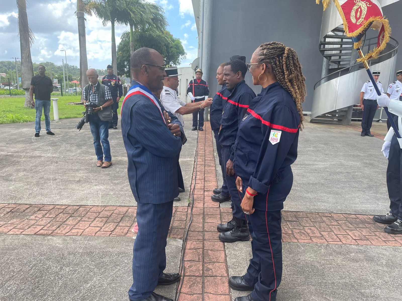     Remises de galons, avancements et véhicules pour les pompiers de Guadeloupe

