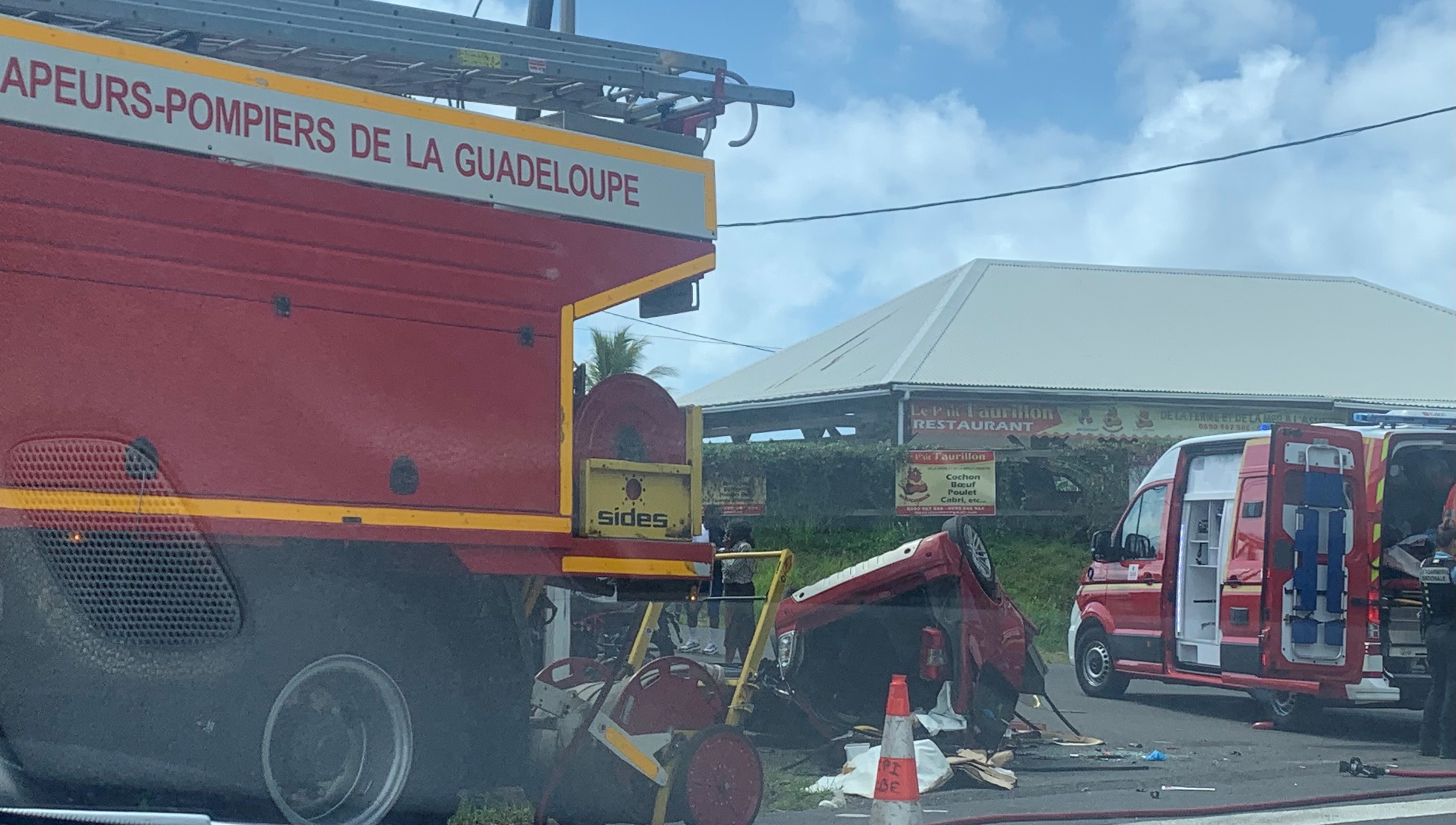     2 blessés graves dans un accident de la route à Capesterre-Belle-Eau


