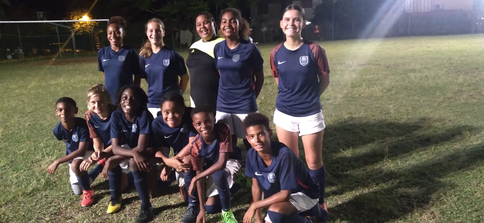     Football : 22 jeunes filles et garçons s’envolent pour la Paris Saint-Germain Academy Cup

