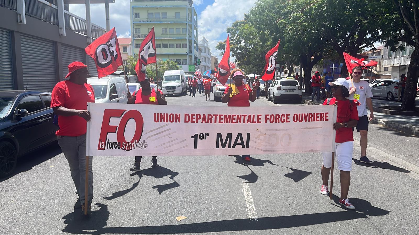     1er mai : les syndicats donnent de la voix dans les rues de Fort-de-France

