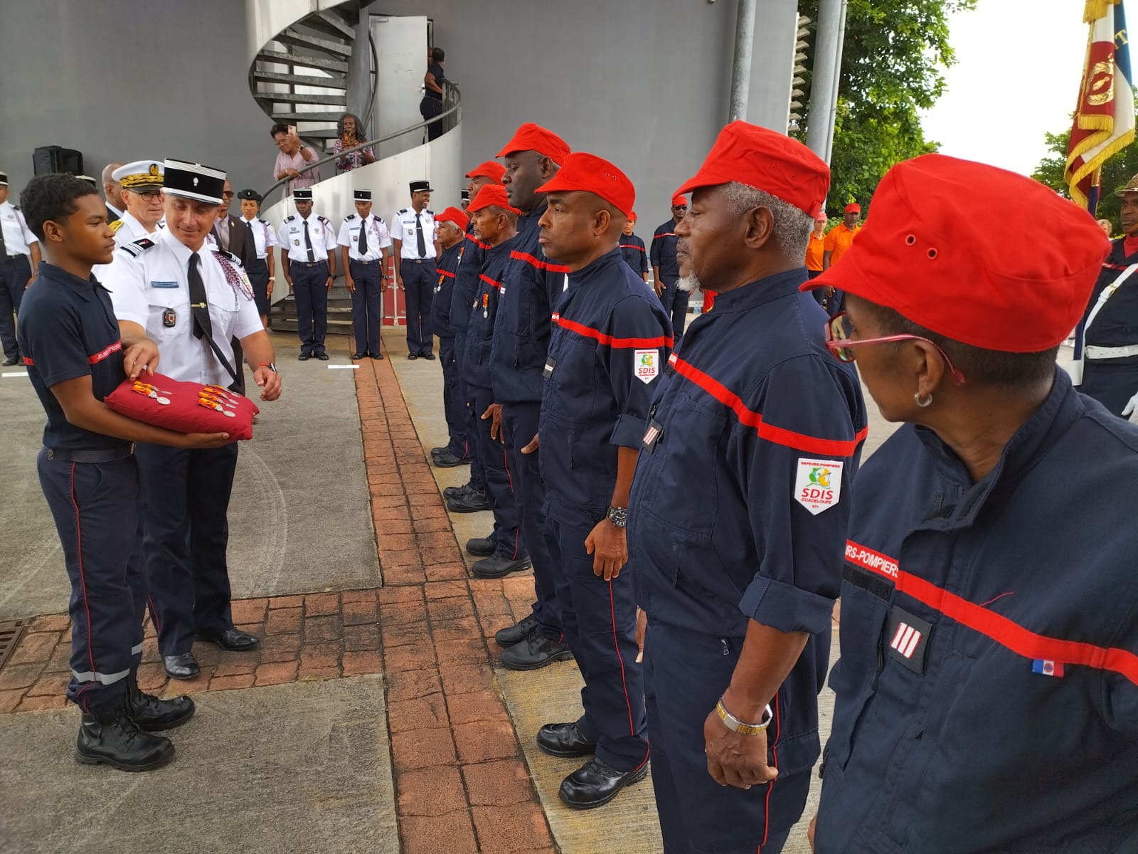     Journée nationale des pompiers : « les soldats de la vie » honorés en Guadeloupe 

