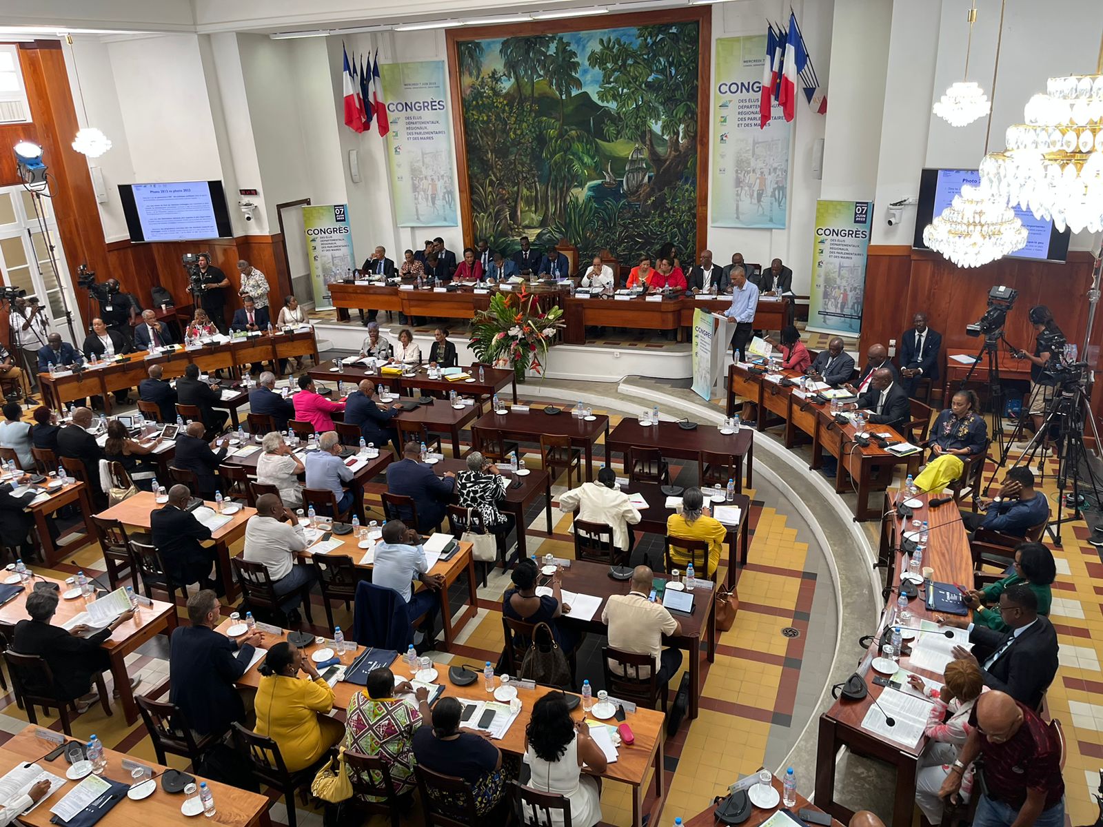     Congrès des élus de Guadeloupe : que faut-il en retenir ?


