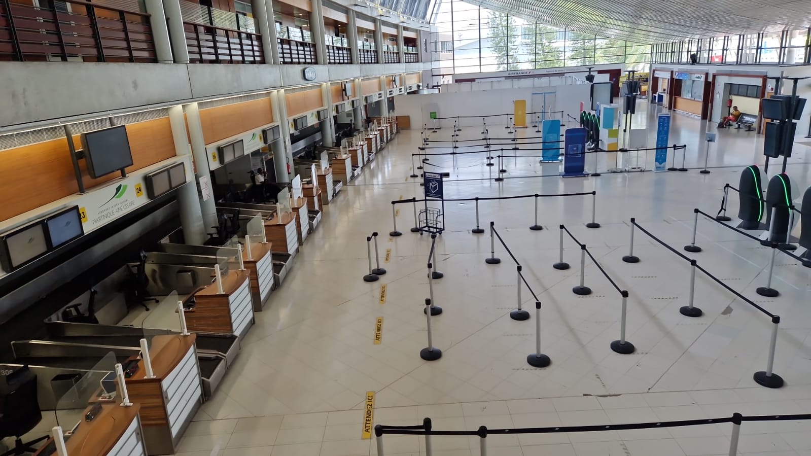     Fermeture de l’aéroport Aimé Césaire : les vols régionaux annulés

