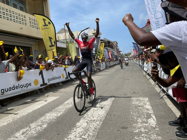    5ème étape du Tour de Marie-Galante : victoire de Kévin Lanarre du Guidon Sprinter Canalien

