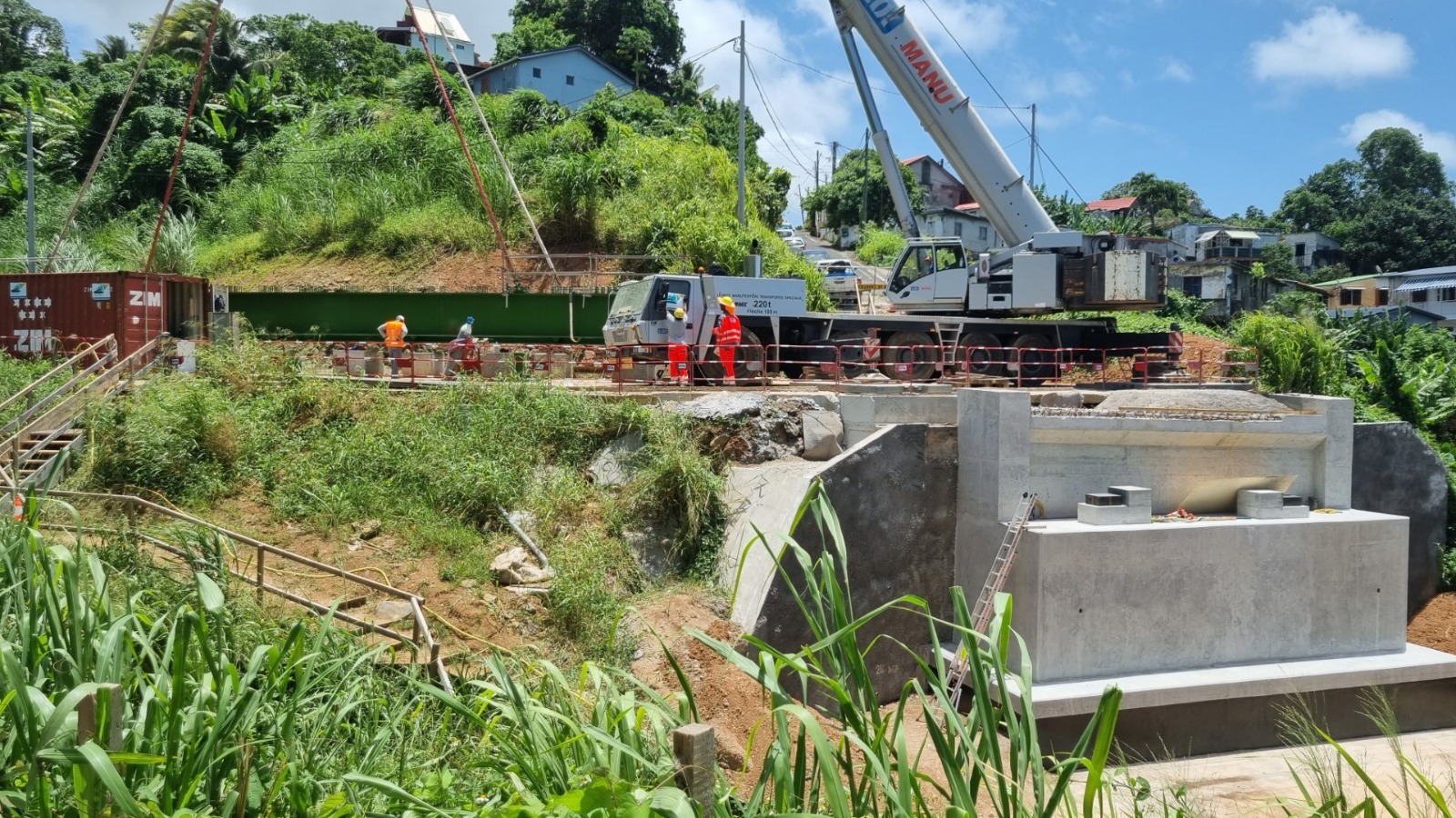     Près de 5 millions d'euros de travaux pour la reconstruction du pont de Ravine Source

