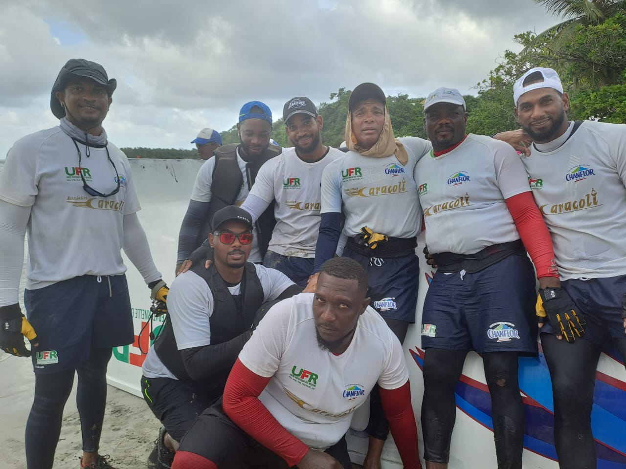     Yoles : UFR Chanflor remporte la coupe de Martinique à 15 jours du tour

