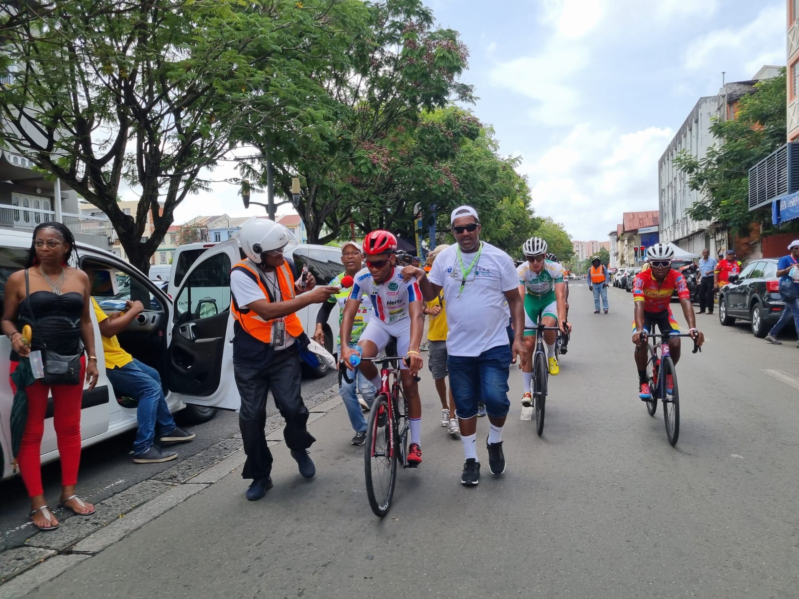     Edwin Nubul gagne la 2ème étape du Tour cycliste de Martinique à Fort-de-France

