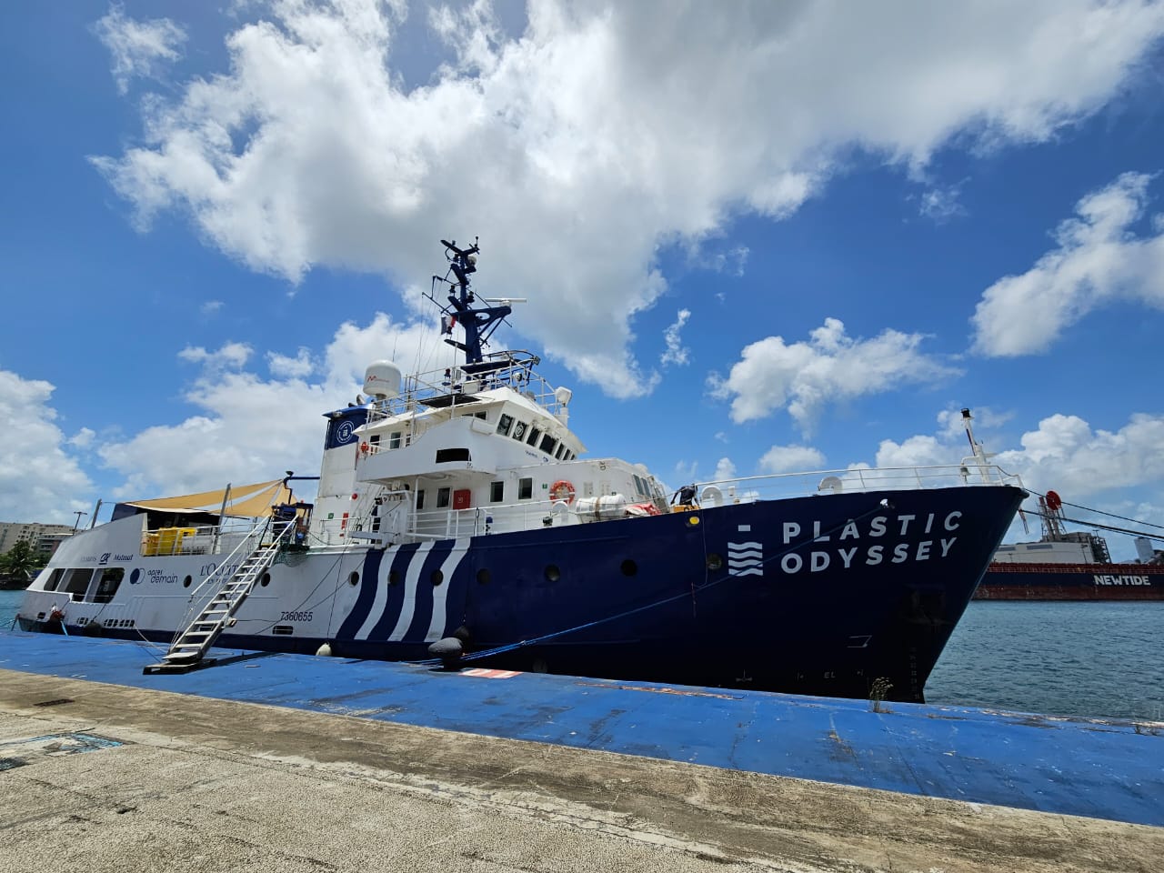     En Martinique, le navire « Plastic Odyssey » veut faire émerger des solutions de recyclage

