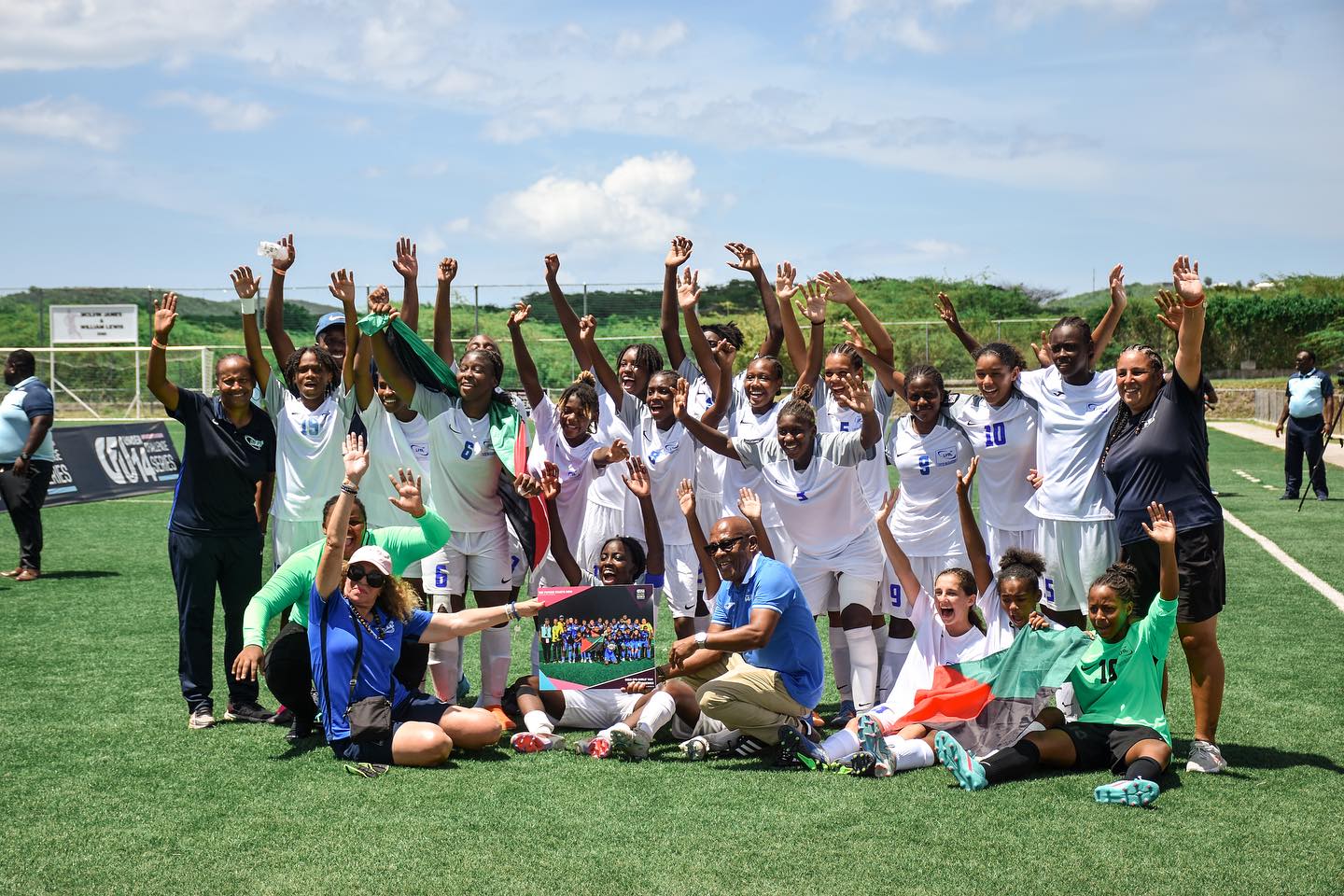     Union Caribéenne de Football : la sélection Martinique féminine U14 gagne la finale contre la Guadeloupe

