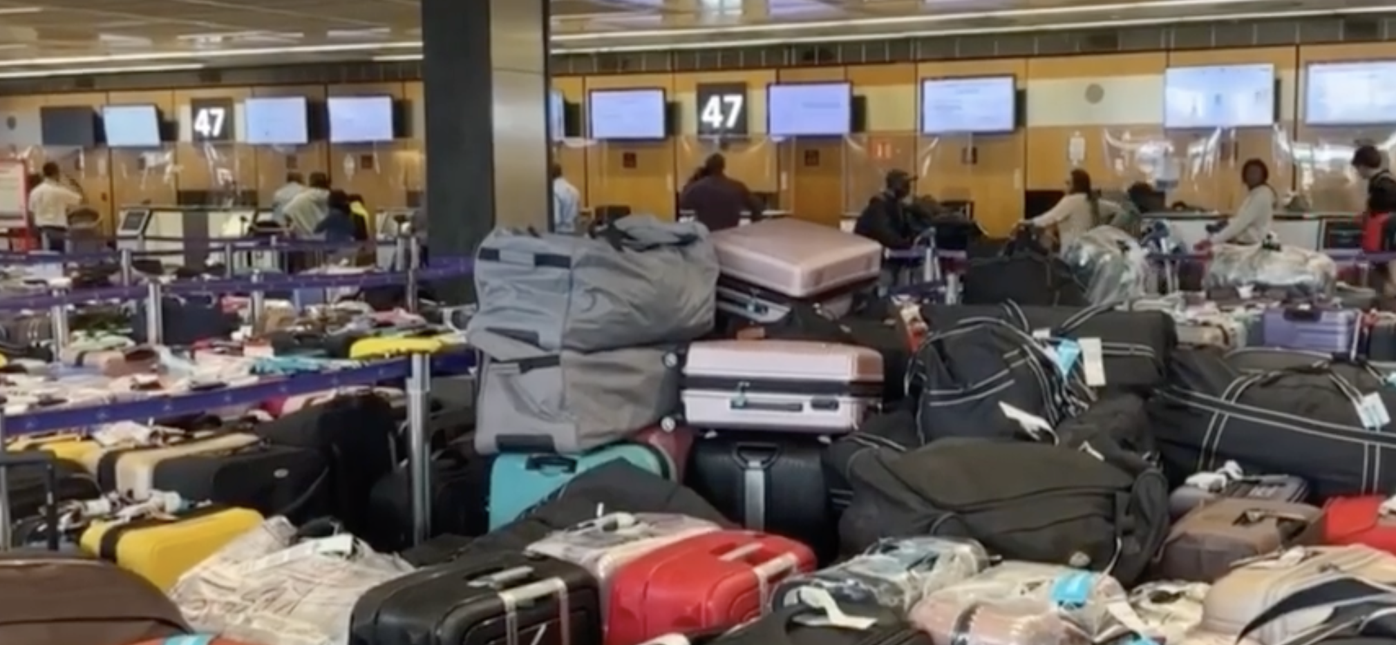     Après la panne à Orly, les voyageurs d’Air Caraïbes ont récupéré leurs bagages

