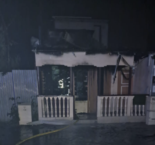     Incendie : une habitation en bois en feu à cause d'un accident domestique

