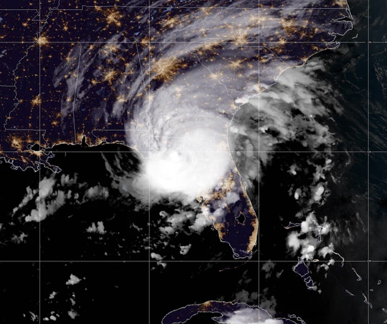     L'ouragan de catégorie 3 Idalia touche terre en Floride

