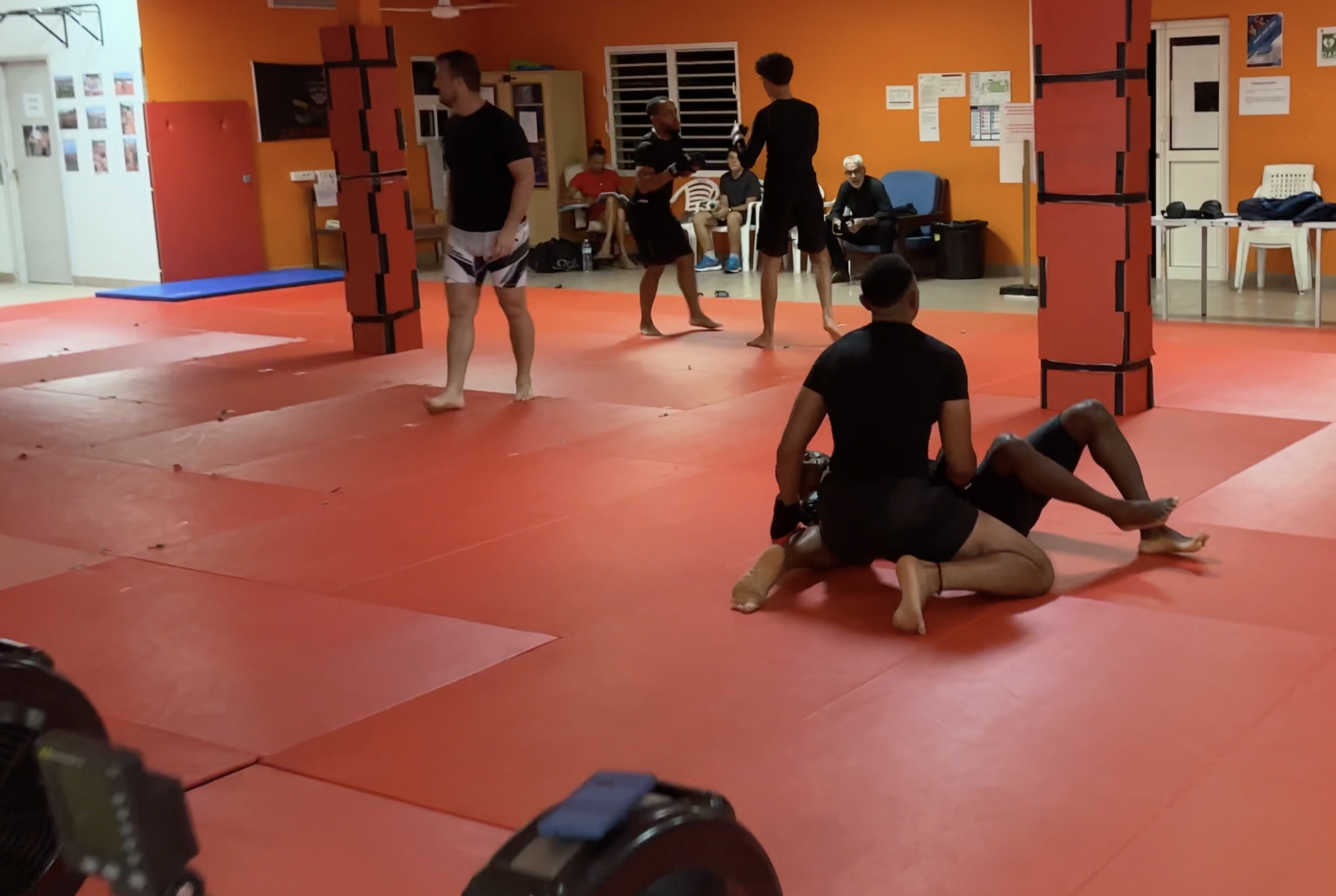     [VIDEO] MMA en Martinique : entre 70 et 80 licenciés, une pratique en plein essor

