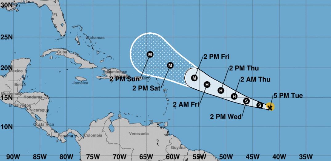     La tempête tropicale Lee est au centre de l'Atlantique et se renforce rapidement

