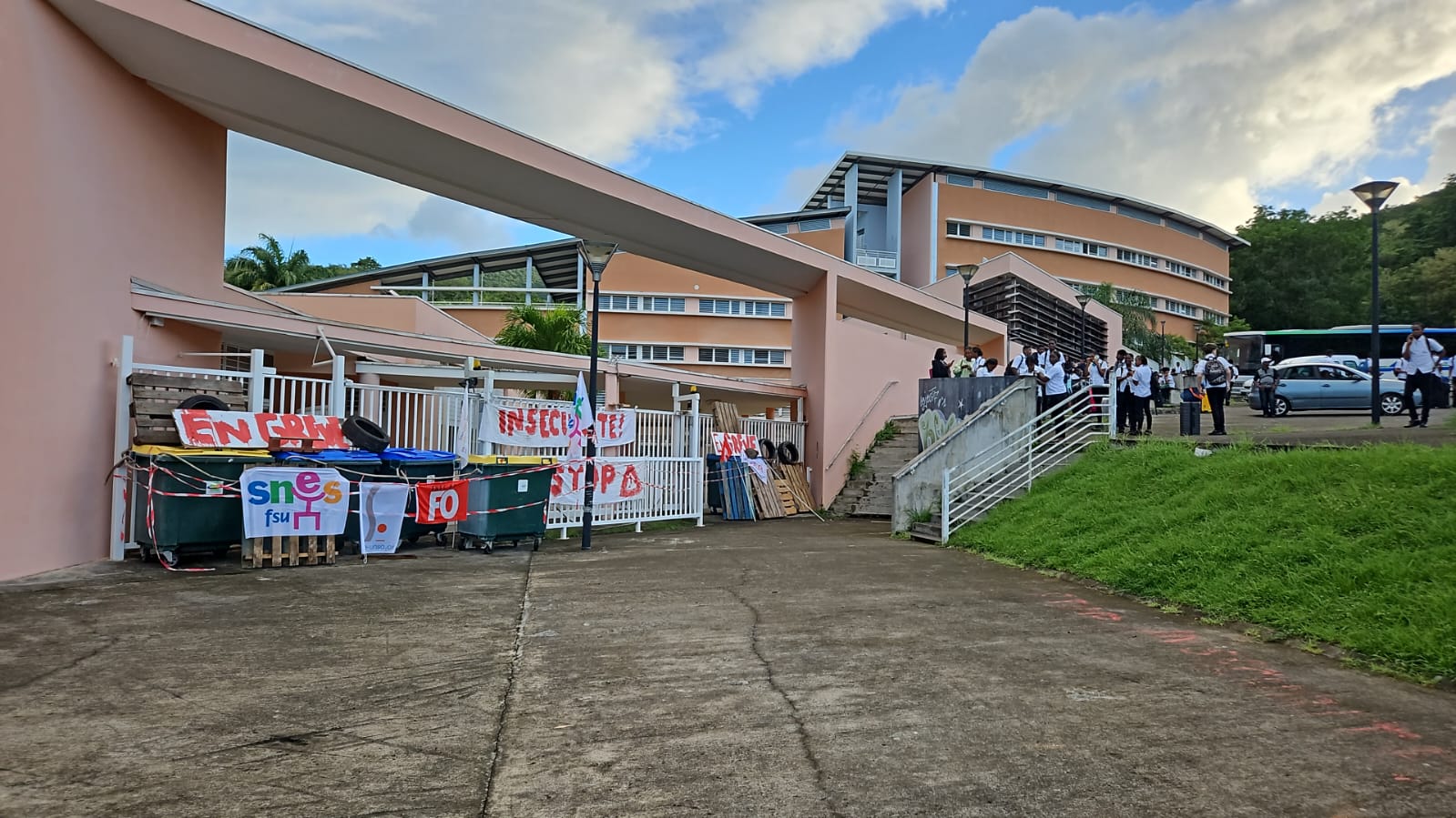     Les accès au Lycée Nord Caraïbe à Bellefontaine bloqués ce lundi 

