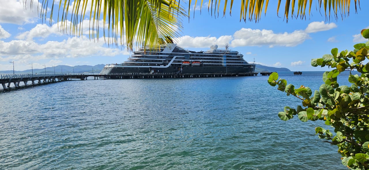     Le navire « SeaBourn  Pursuit » lance la saison de la croisière en Martinique


