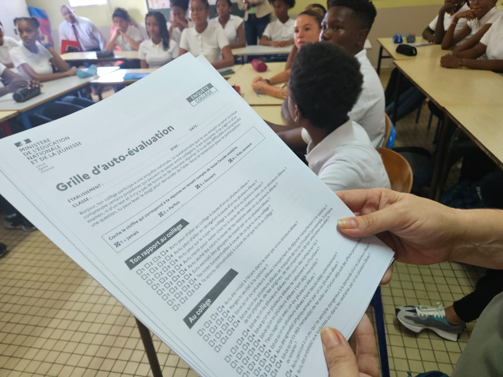     Harcèlement scolaire : le questionnaire d’auto-évaluation distribué au collège de Ducos

