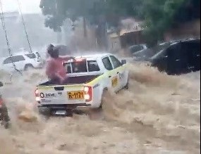     En République dominicaine, au moins 21 morts après des pluies diluviennes 

