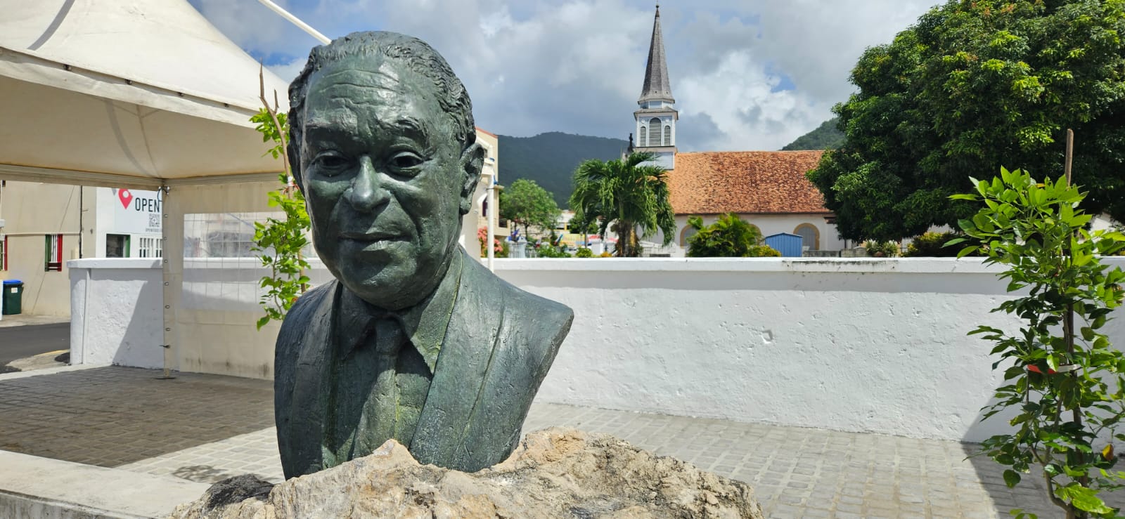     Le 4ème buste de France de Gaston Monnerville inauguré à Case-Pilote

