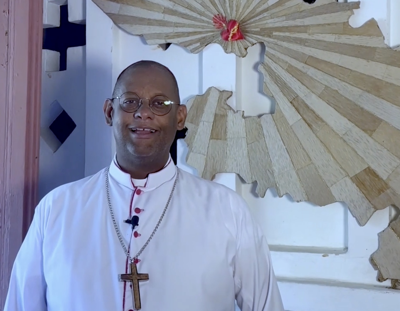     [VŒUX 2024] Monseigneur Macaire : « je nous souhaite tout le bonheur du monde »

