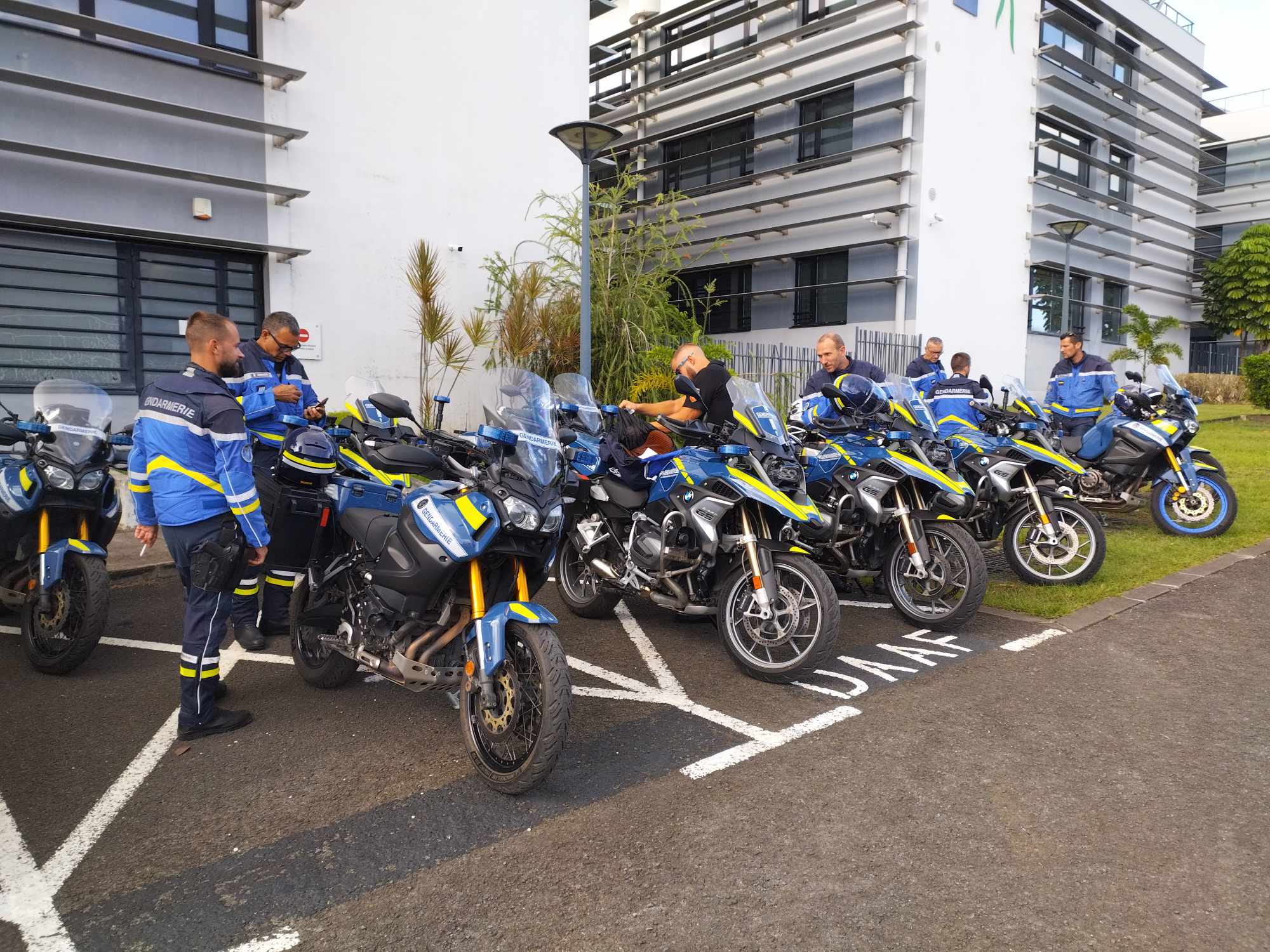     Une formation approfondie pour les motards avec des gendarmes

