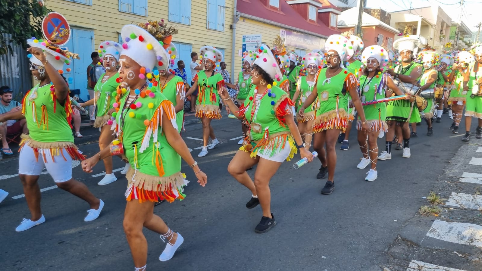     Aucun winner pour la giga-parade du Mardi gras 2023 à Basse-Terre

