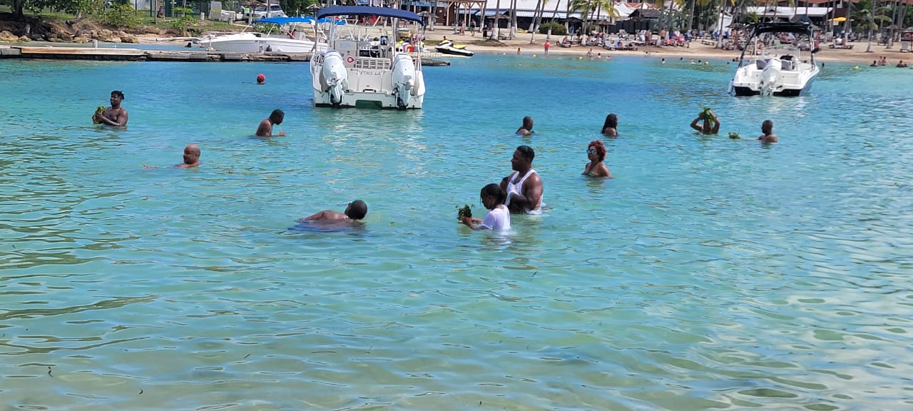     Le « bain démarré », une tradition qui se perpétue en Guadeloupe

