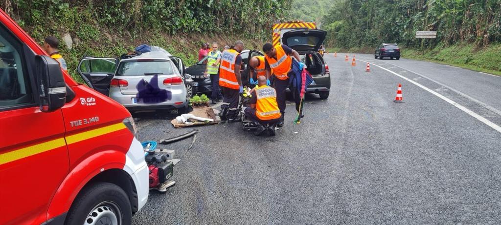     17 suspensions de permis de conduire et un décès supplémentaire sur les routes de Guadeloupe

