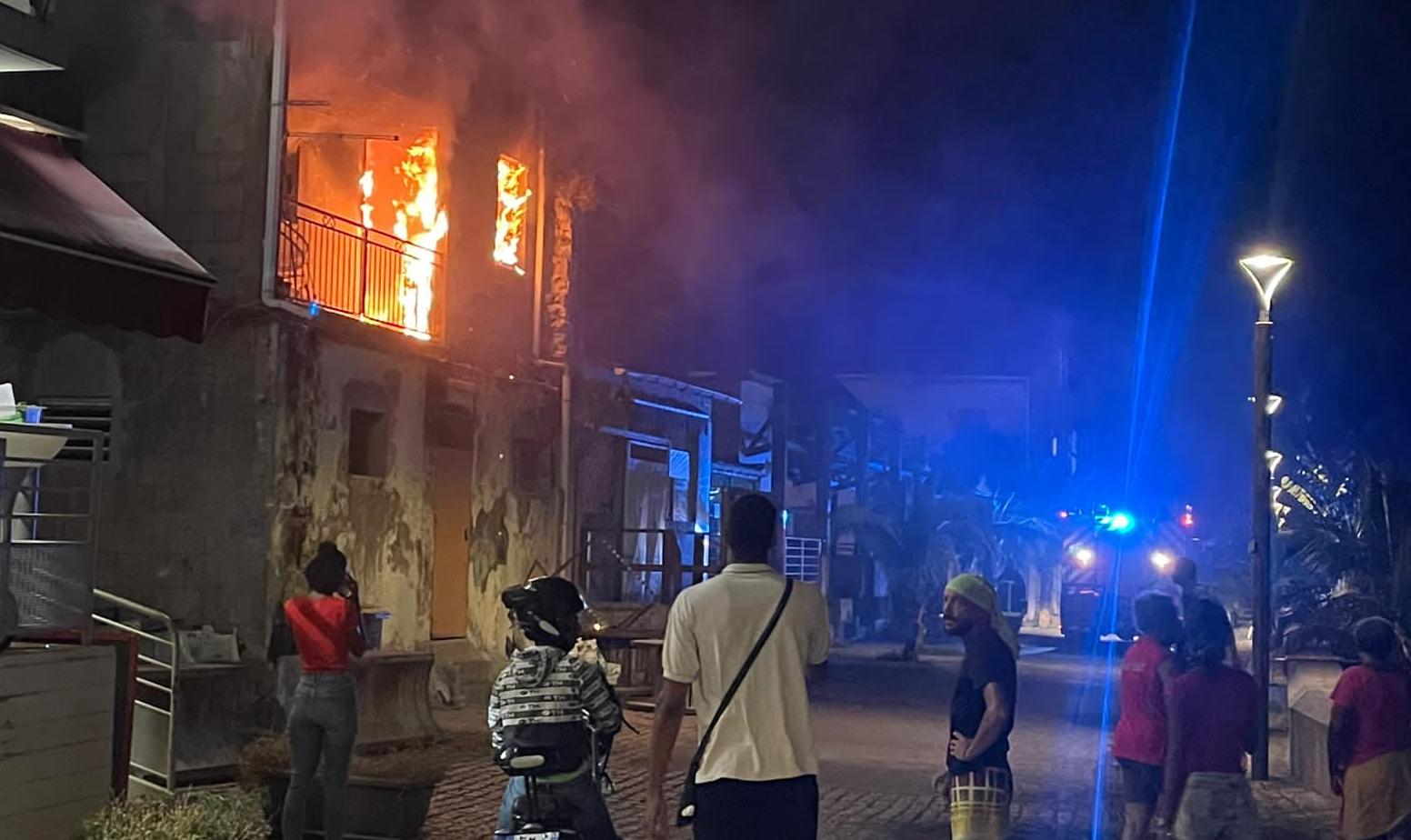     Une maison en feu à Saint-Pierre, ses occupants sains et saufs

