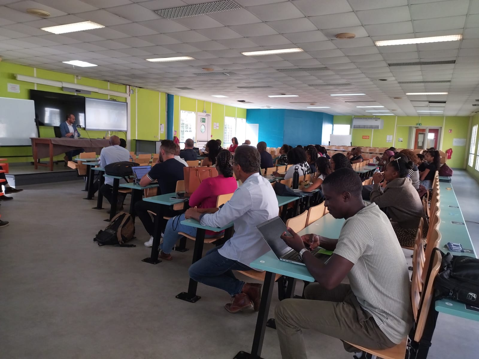     CAGI : l'intégration régionale caribéenne des Antilles par le Droit 

