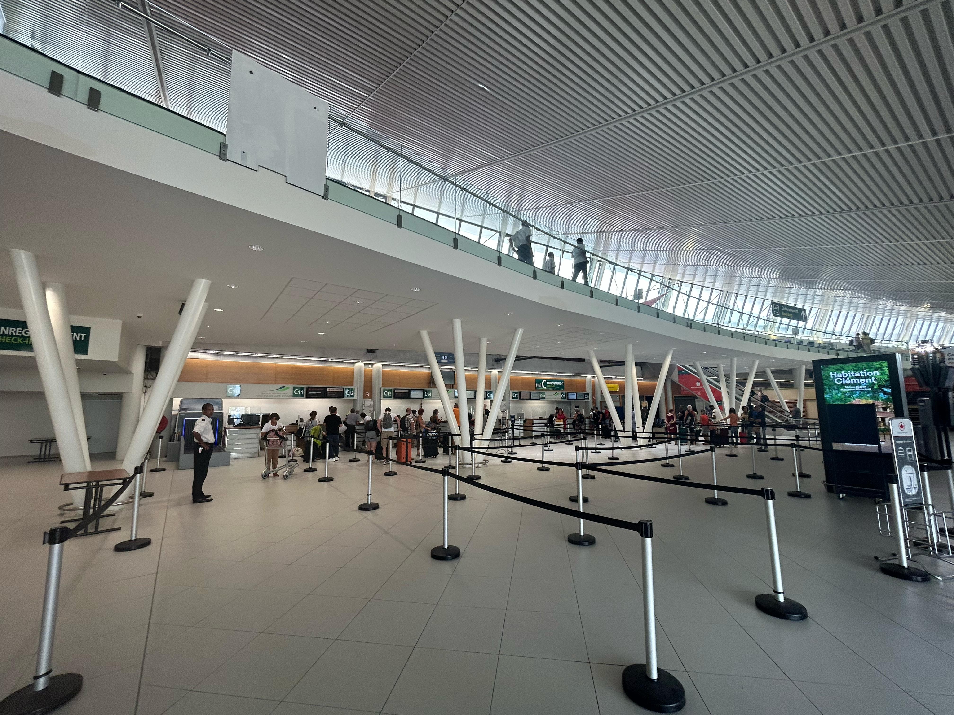     Coûts d'extension de l'aéroport de Martinique : la Chambre Régionale des Comptes pointe des dérives


