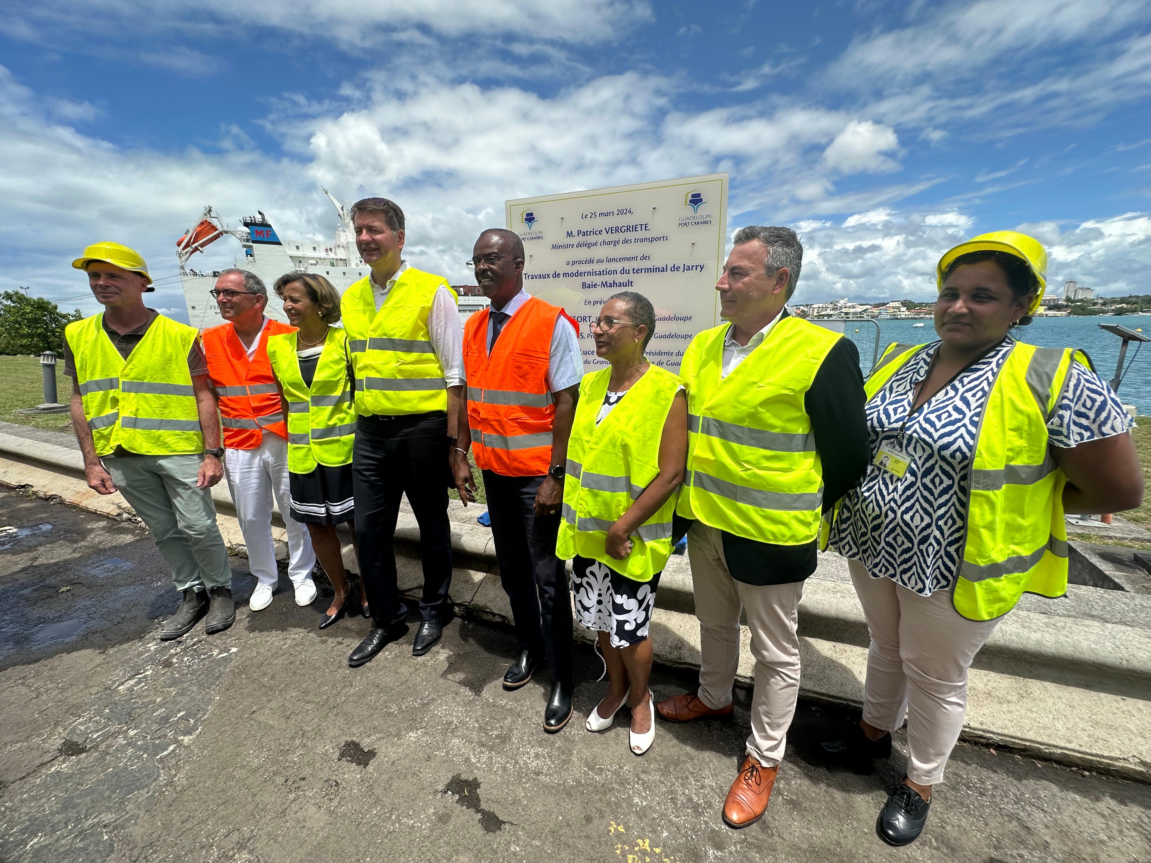     L’extension du Port de Jarry officiellement lancée en présence de Patrice Vergriete

