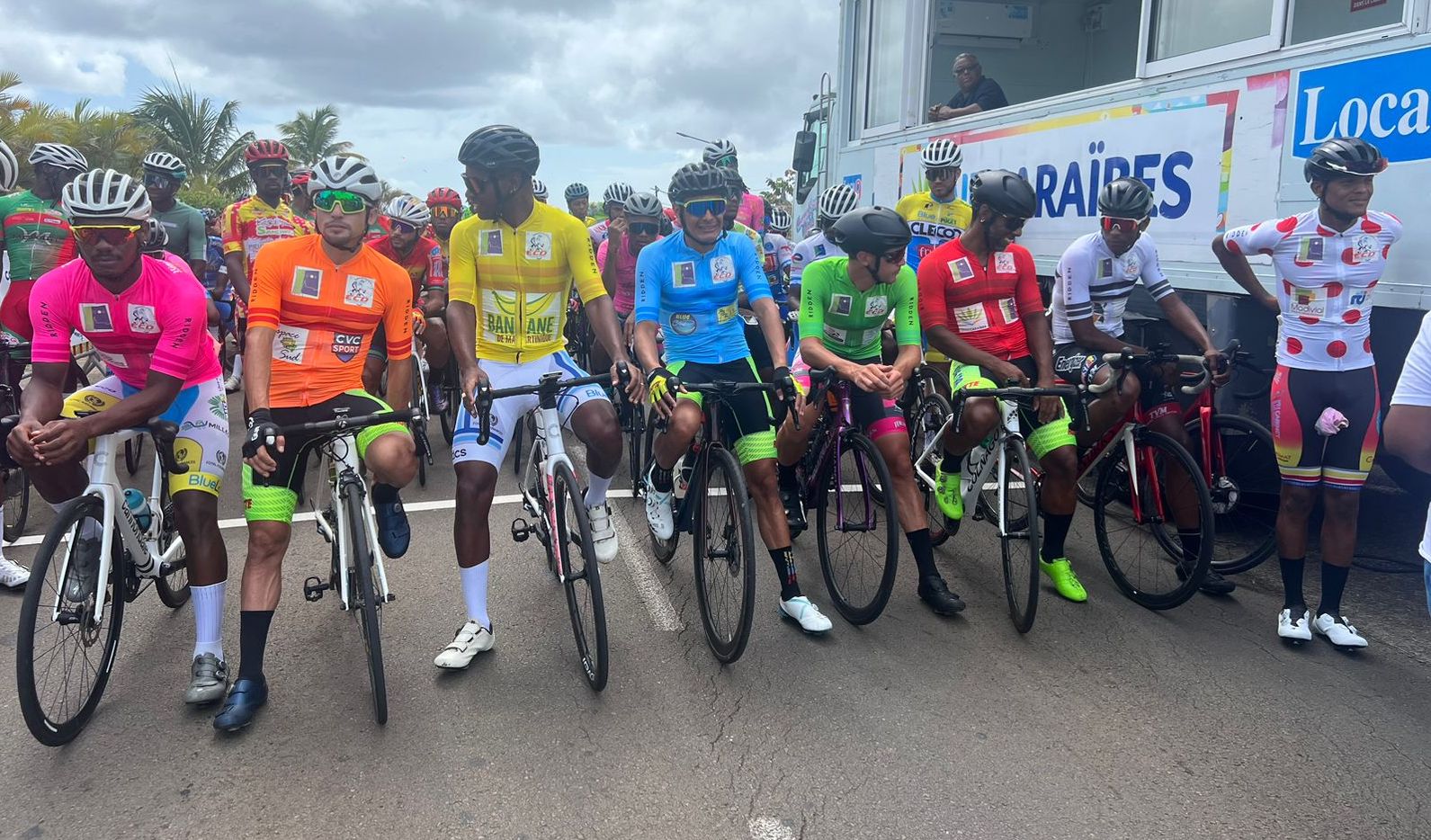     95 cyclistes au départ du 36ème Trophée de la Caraïbe à Ducos 

