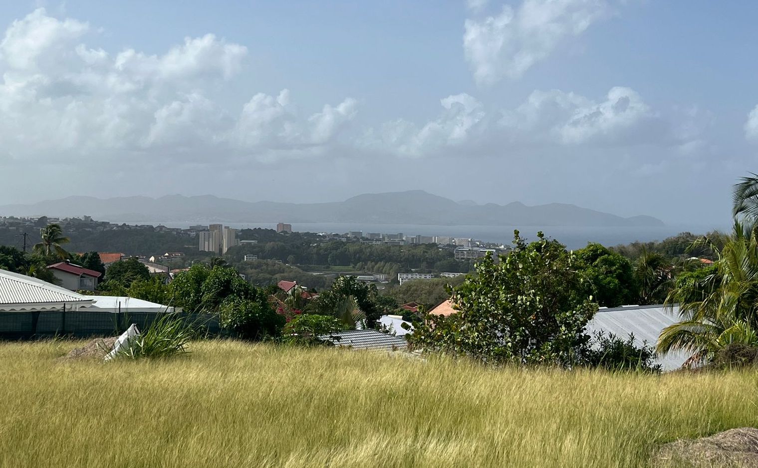     Le retour de la brume de sable dans le ciel de Martinique

