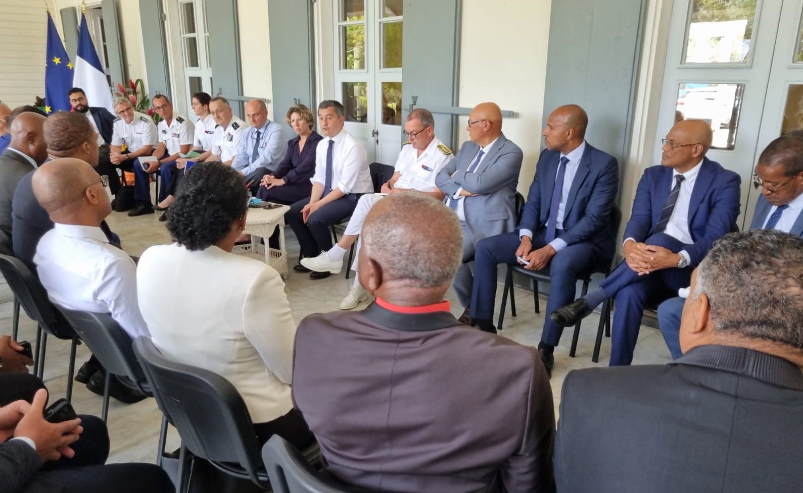     Après ses annonces sur la sécurité en Guadeloupe, Gérald Darmanin s'engage auprès des élus

