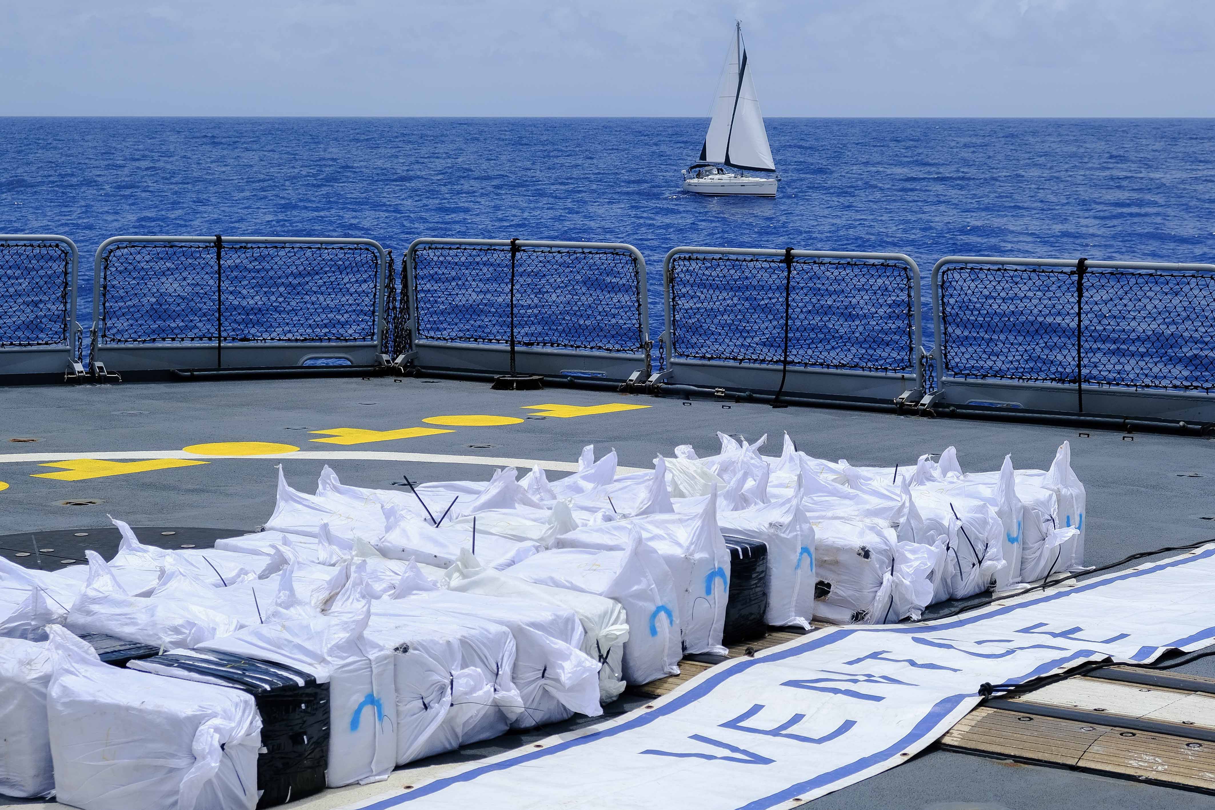     Plus de 2 tonnes de cocaïne saisies en zone maritime des Antilles

