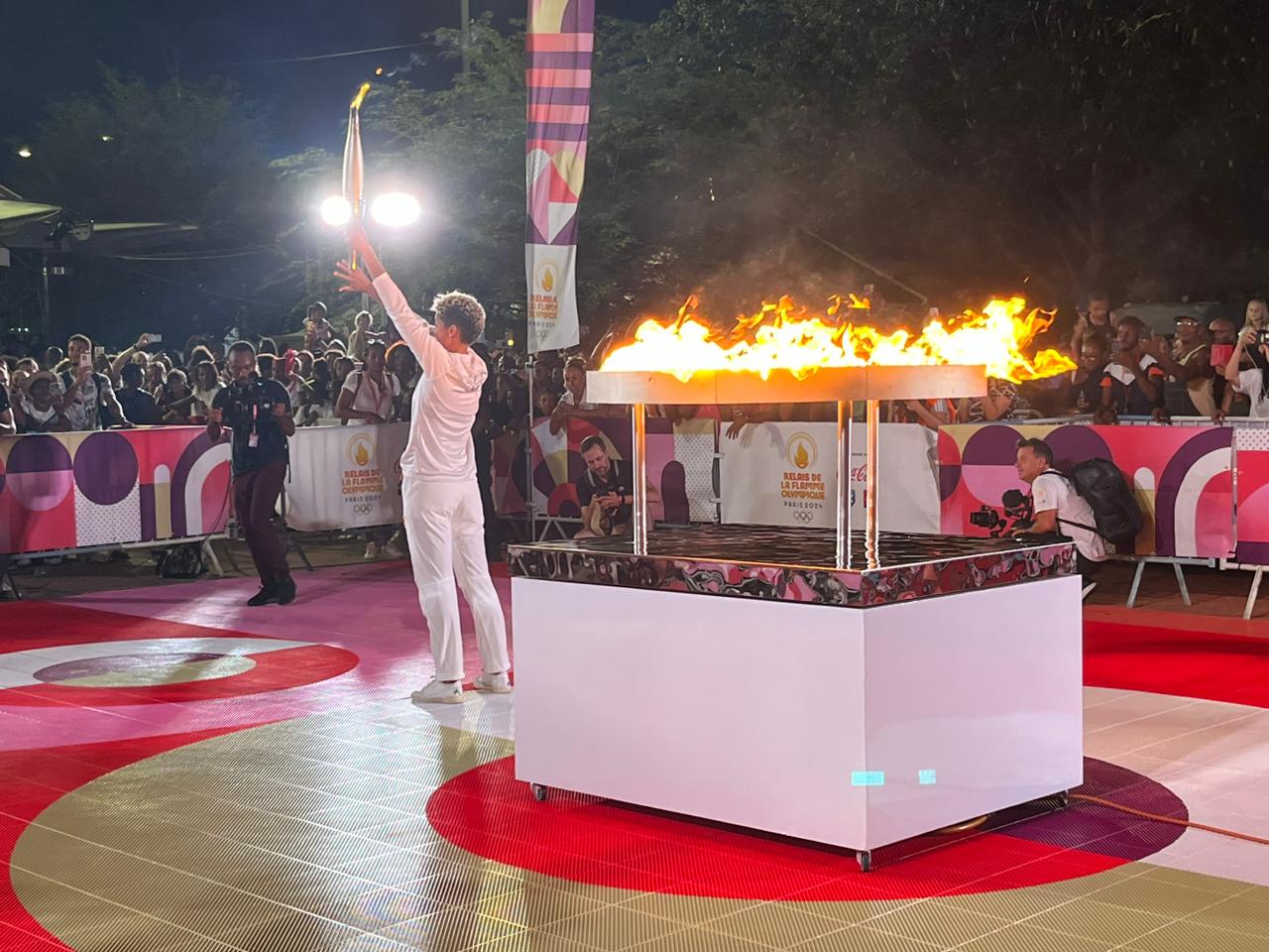     [EN IMAGES] Liesse populaire pour l’arrivée de la Flamme Olympique en Martinique

