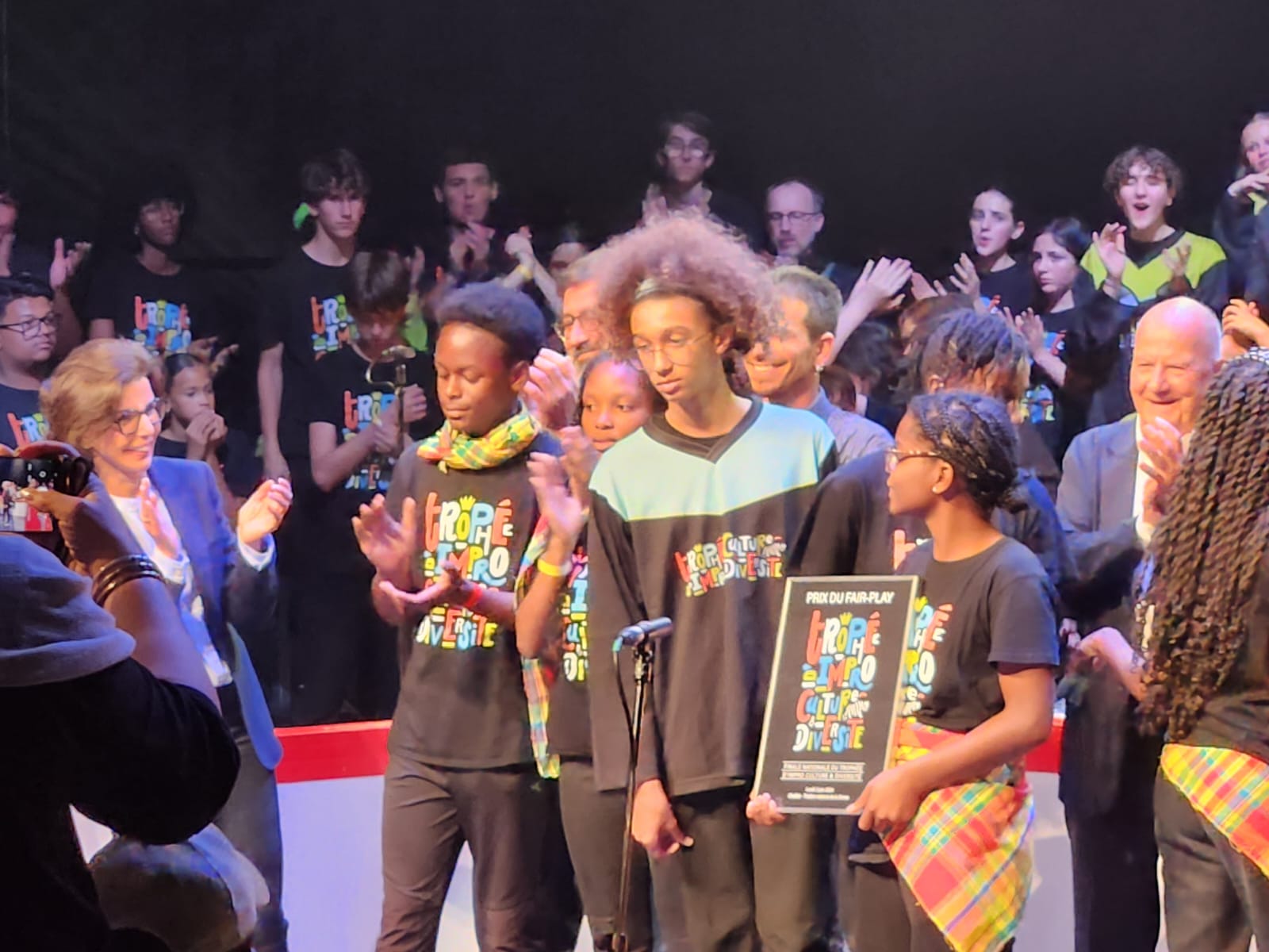    Des collégiens de Martinique brillent à Paris lors d'une prestation d'improvisation

