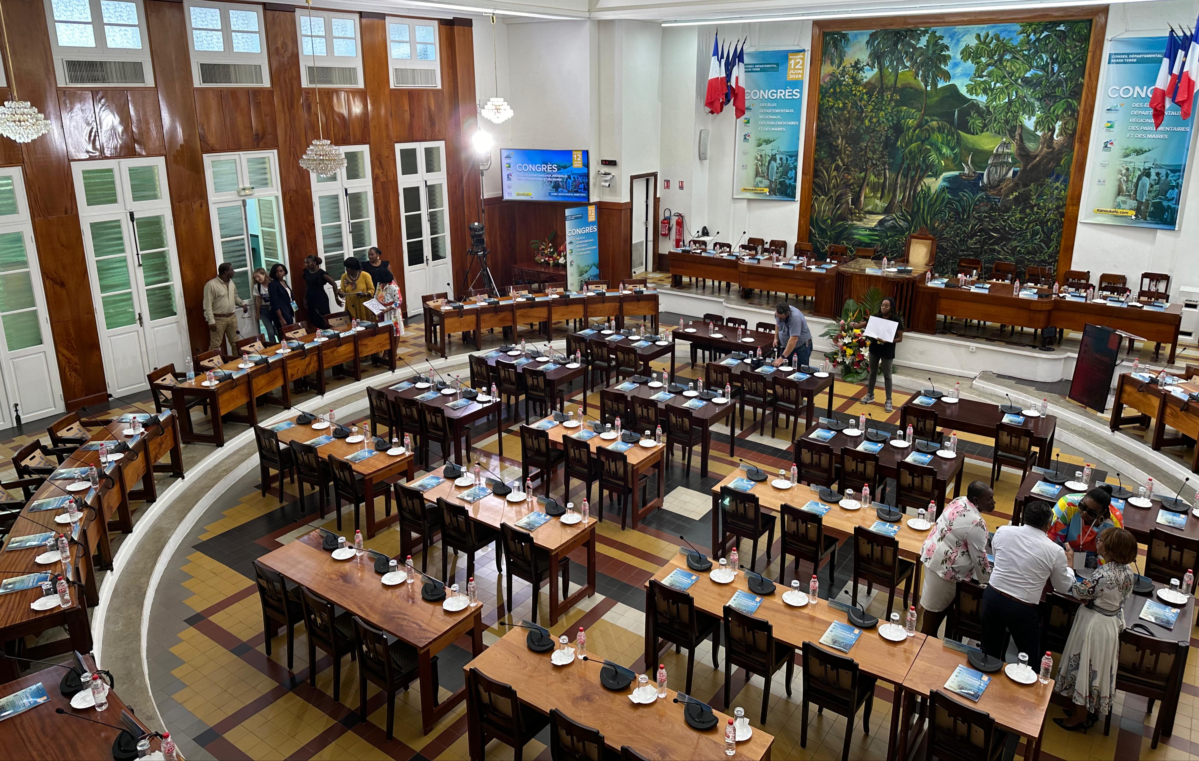     Suivez en direct le 18e Congrès des élus de Guadeloupe

