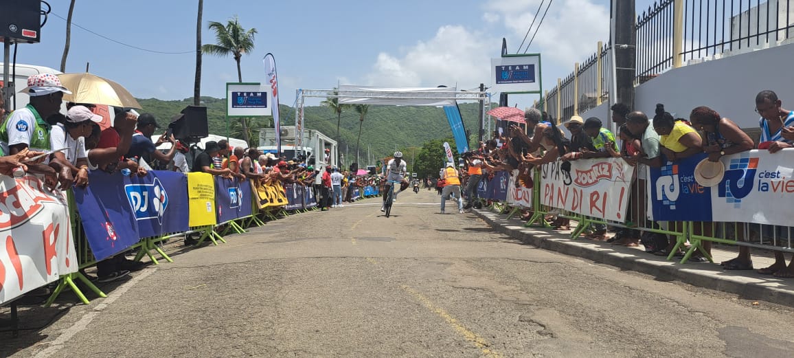     [DIRECT] 1ère étape du Tour Cycliste de Martinique : Damien Urcel remporte le 1er tronçon ! 

