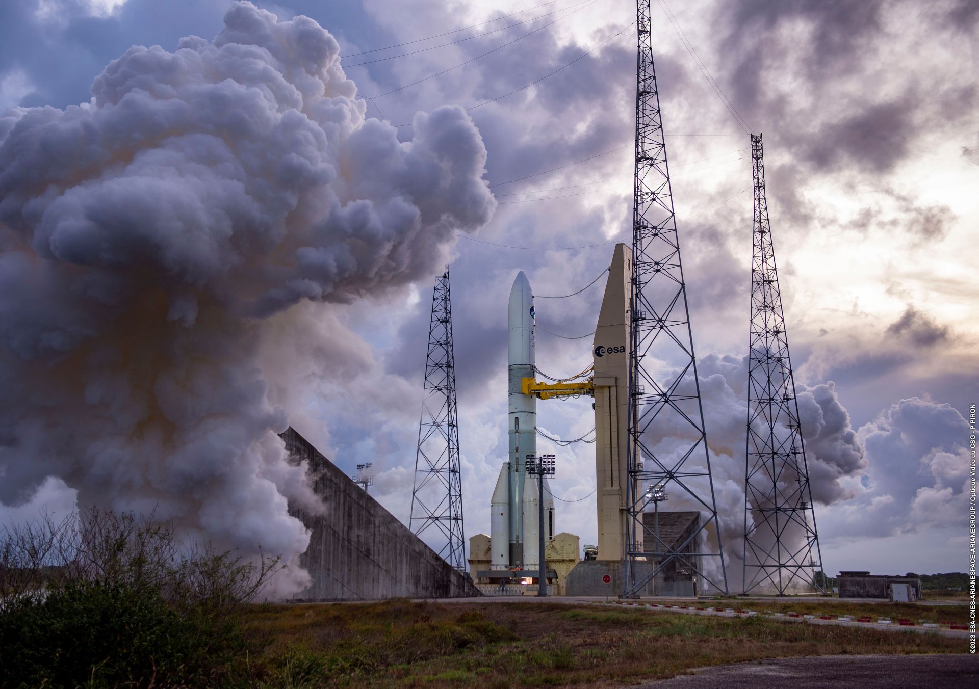     Direction l’espace ce mardi pour la toute première fusée Ariane 6 

