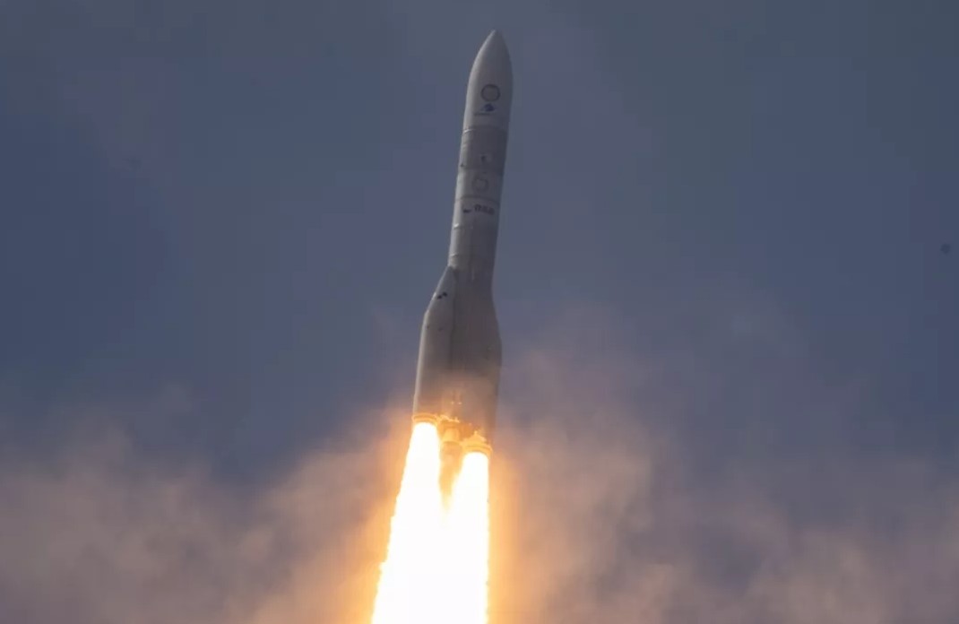     Un premier lancement réussi pour la fusée Ariane 6

