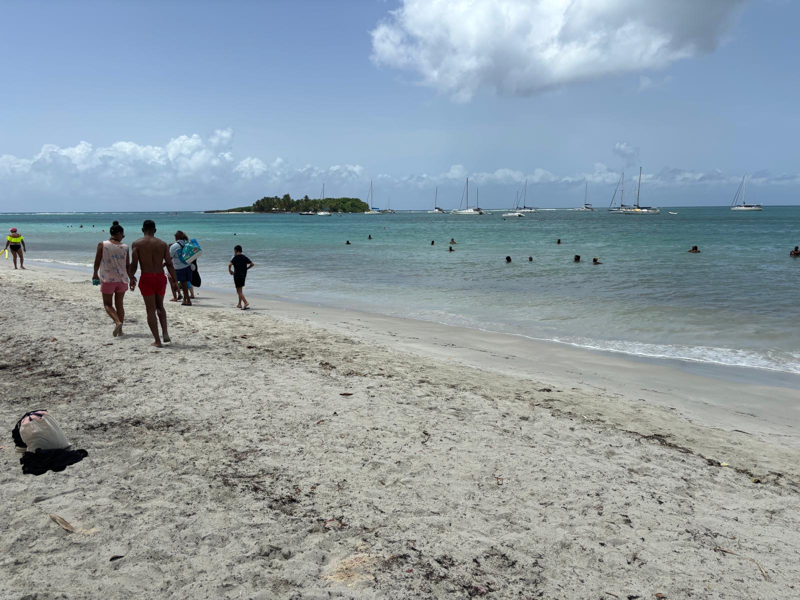     Après de nouvelles analyses, levée de l’interdiction de baignade sur quatre plages du Gosier

