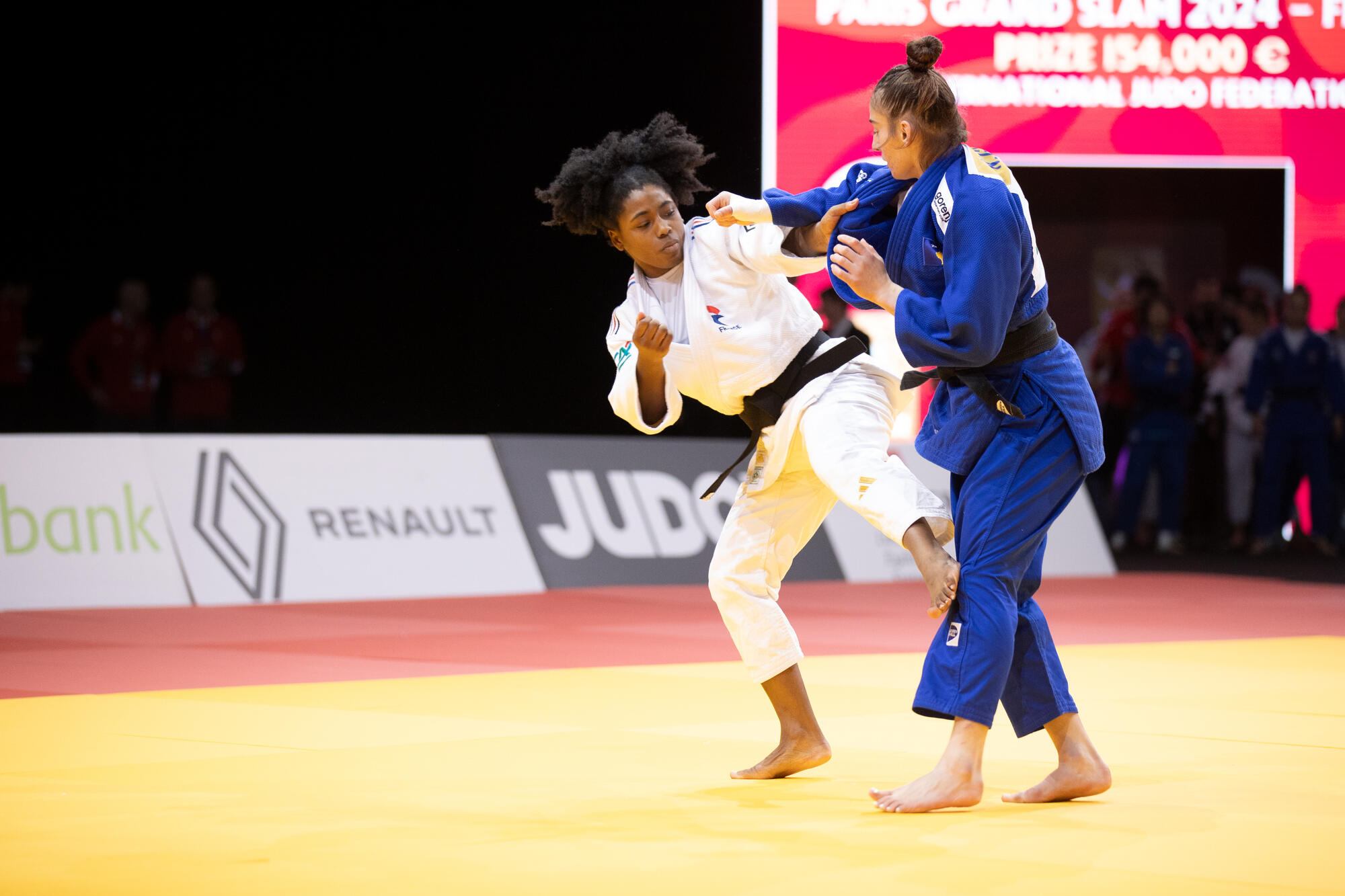     JO 2024 : Sarah-Léonie Cysique est en demi-finale au judo !

