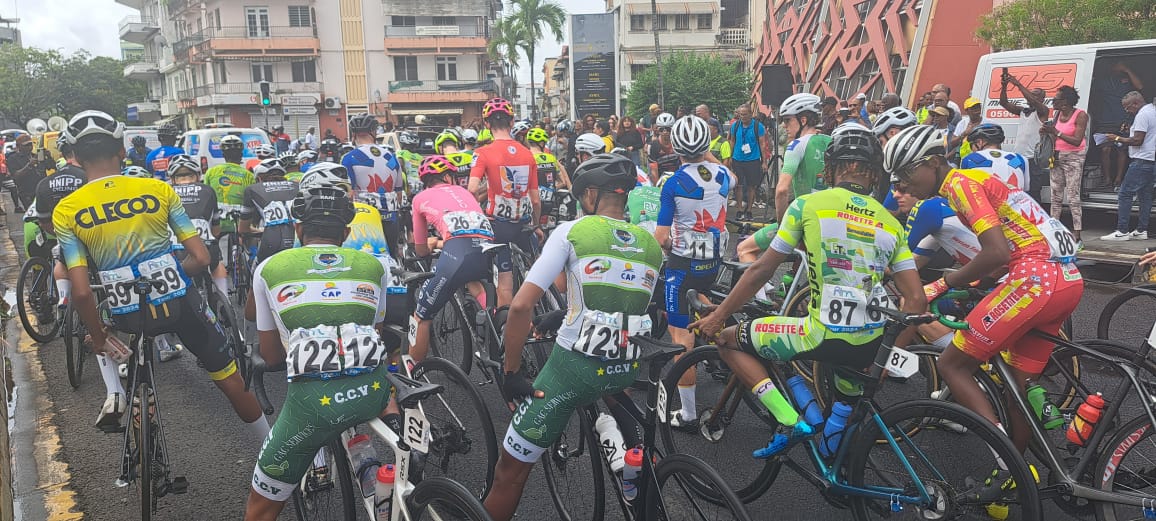     [DIRECT] Suivez la 2ème étape du Tour Cycliste de Martinique entre Fort-de-France et Saint-Pierre

